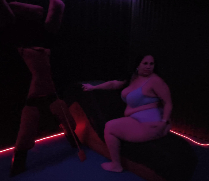 Riderqueen: 섹시한 비 BDSM - 팬을 위한 비디오