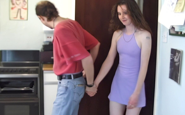 Real Sex Pass: そばかすと淡い小さなおっぱい赤毛の猫とお尻が犯された
