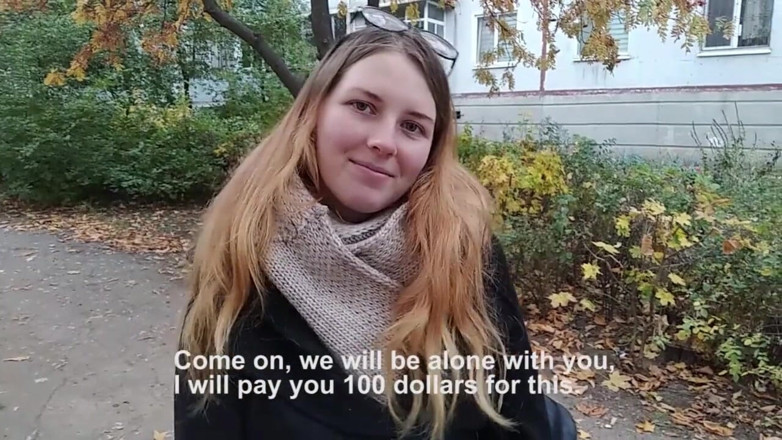 SweetAndFlow: Трахав студентку на вході