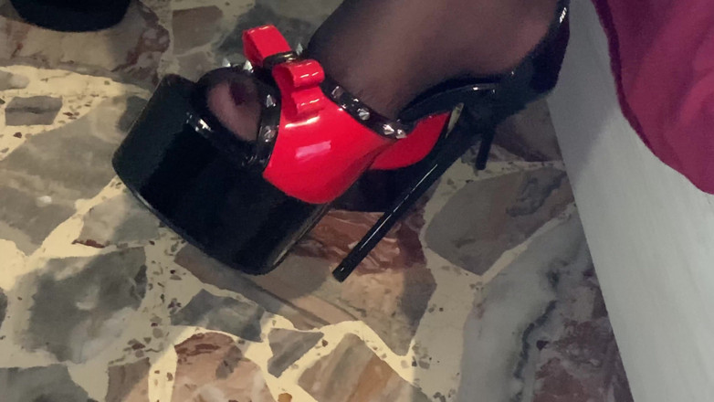 CoppiaCollant: POV, fétiche des talons hauts