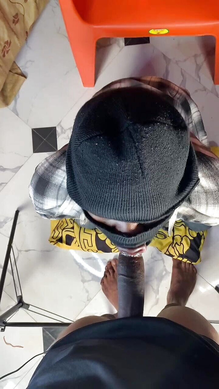 Stilesbhalifa1: Africano succhia e cavalca un cazzo lungo