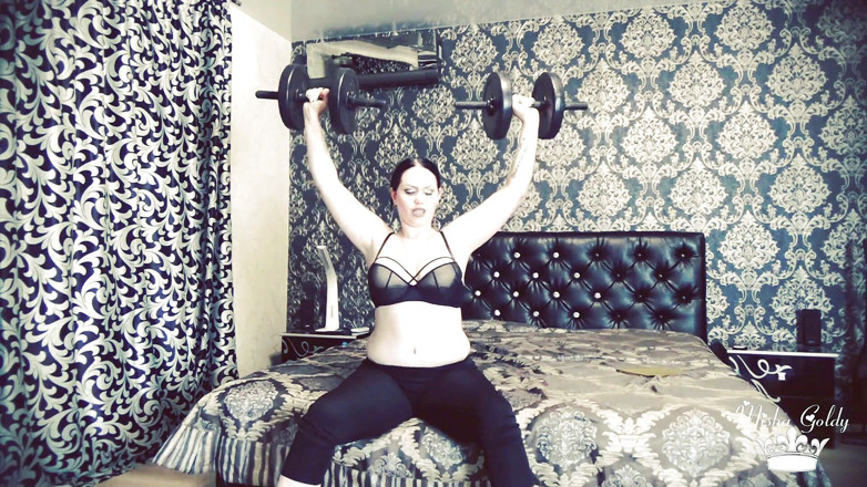 Goddess Misha Goldy: Інтенсивні вправи і напруження і боротьба з великими вагами