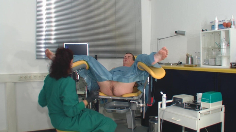 Rubber & Clinic Studio - 1ATOYS: Kinky anaal onderzoek met ultrageluid