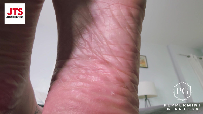 Peppermint Giantess: Rozmiary usług POV Mali mężczyźni wielbią stopy Giantess