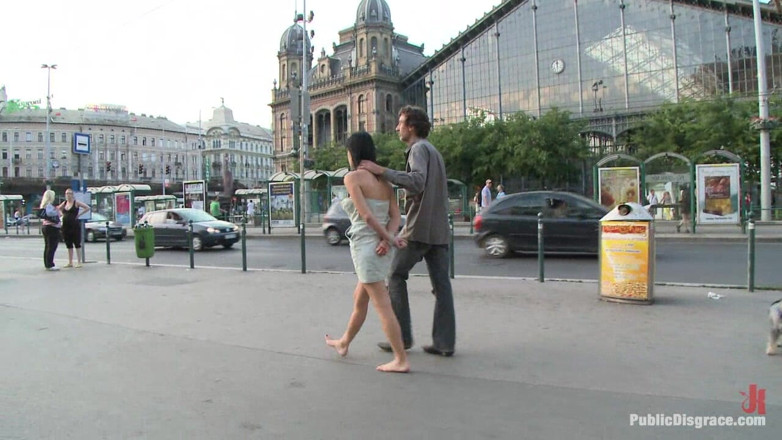 Public Disgrace by Kink: Procházka se spermatem
