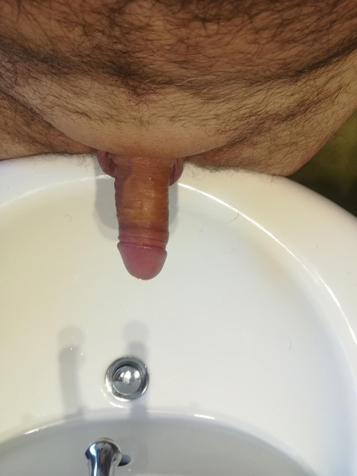 Setesesso7: お尻の穴を指でオナニーします。私は自宅のバスルームの床にいます。