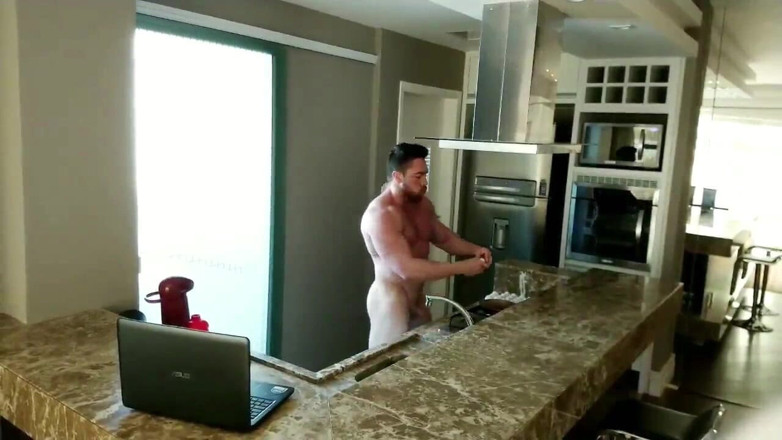 Musclelovexx6: Kulturista: Blondýna, Rabudo, Užívá si v kuchyni
