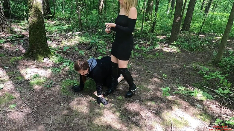 Heel 15 cm: Carreras de caballos en el bosque