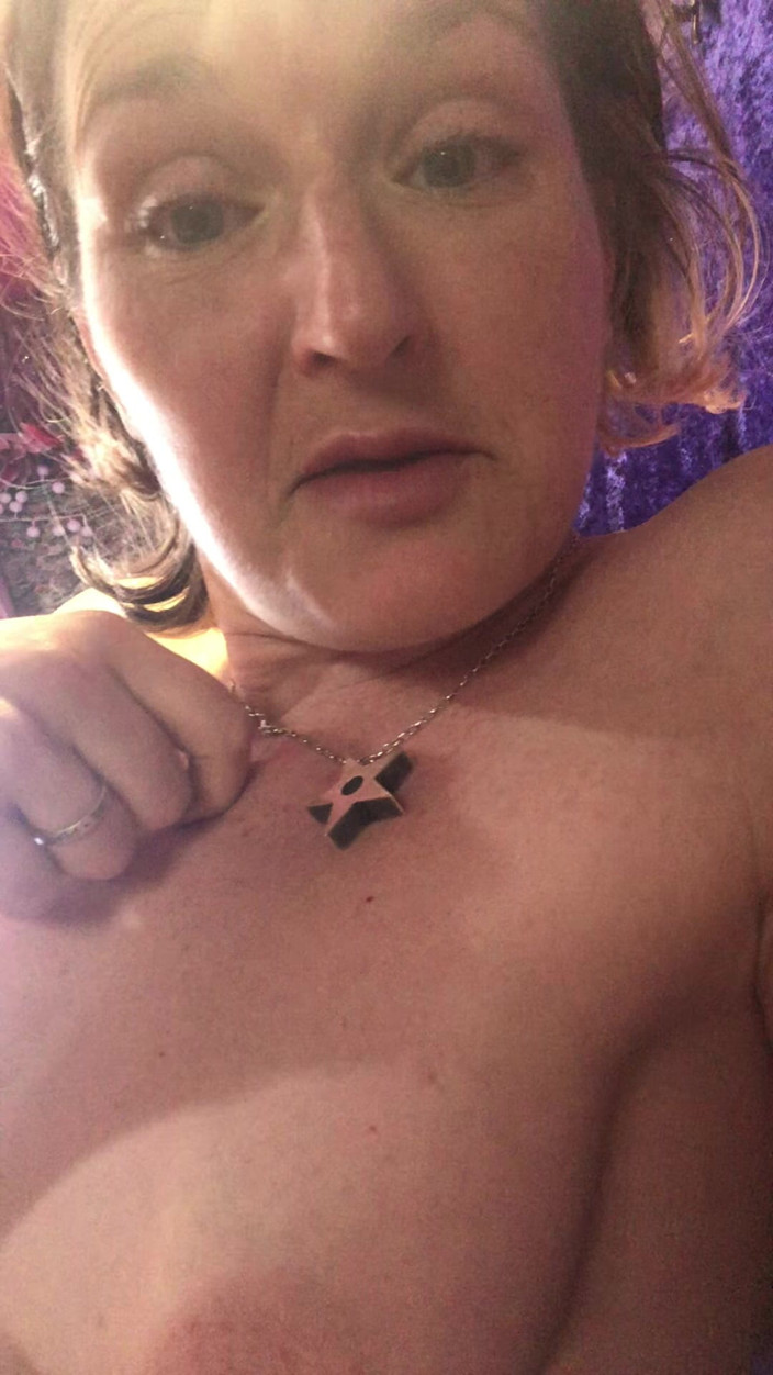 MistressWriggler: Am ejaculat atât de mult în timp ce mă masturbez, încât a...