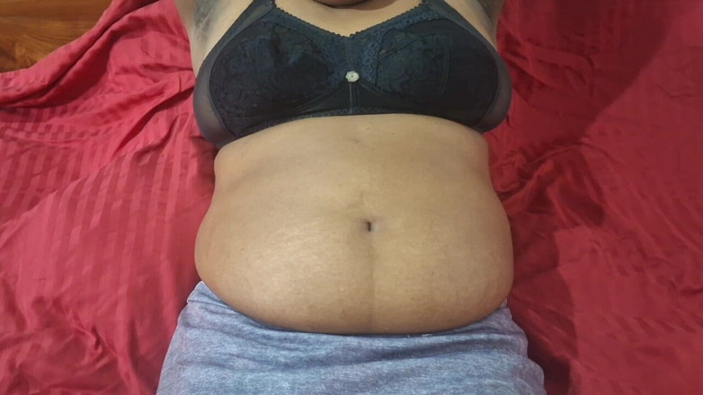 Teena New: Grande rabo asiático namorada gemendo show