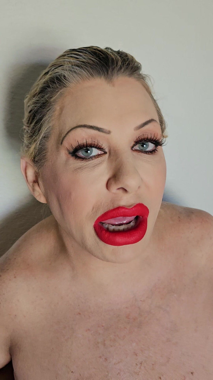 Claudia Marie: Claudia Marie neue saggier, falsche titten-update