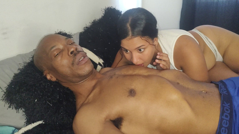 LiL Latin Goddess: Temporada tres - cummy bear nippple play