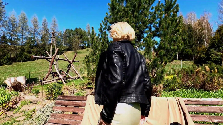 Wanilianna: Sol, svart nylon och en dildo