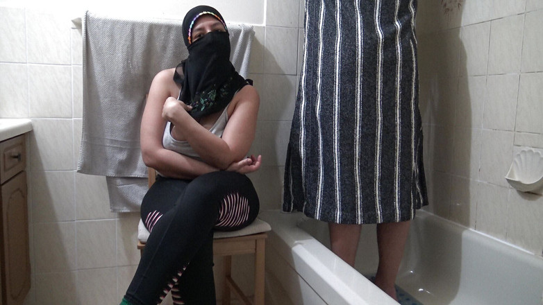 Souzan Halabi: Une Arabe marocaine en hijab avec son mari cocu en...
