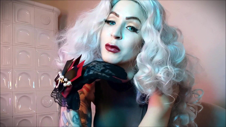 Baal Eldritch: Du musst zu meinen nylonfüßen masturbieren!