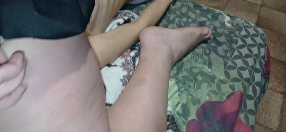 Lesbian-illusion: Я сідаю їй на обличчя і тру піхву об її язик, поки не кінчу