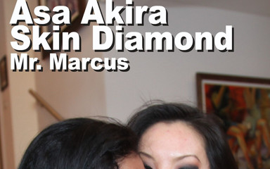 Edge Interactive Publishing: Asa Akira & Skin Diamond & Mr. Marcus dubbele pijpbeurt sneeuwbaling creampie