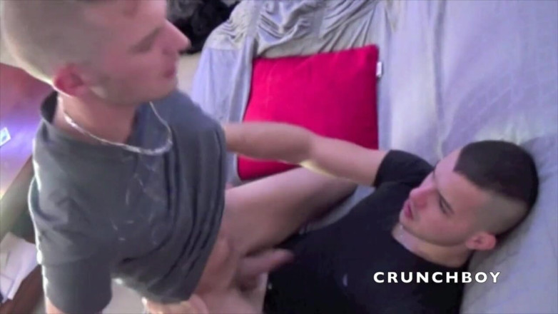 Crunch Boy: Mael se fait baiser par Dmitri pour un casting porno