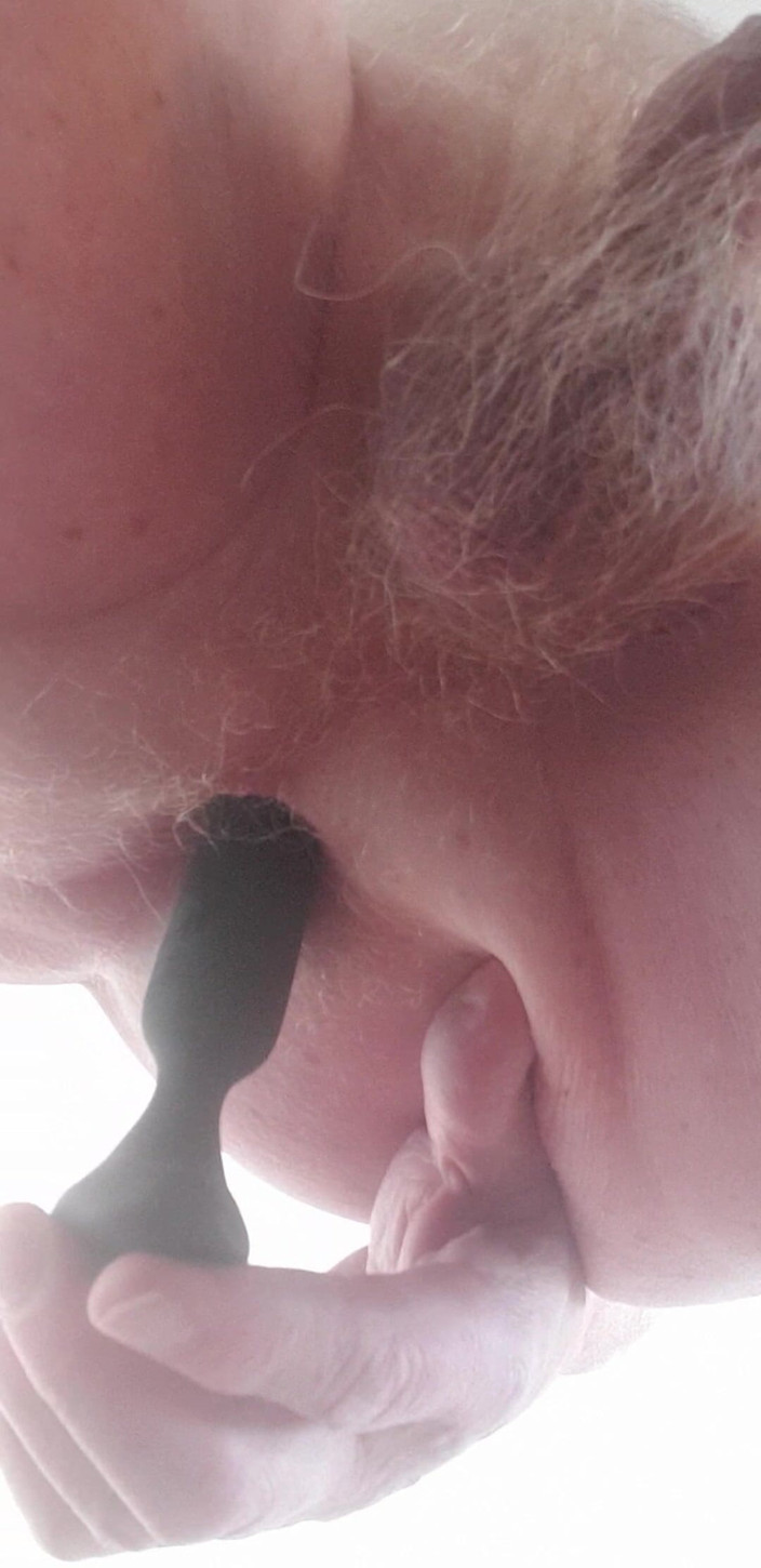Redhairy4u: Sodomie avec un jouet