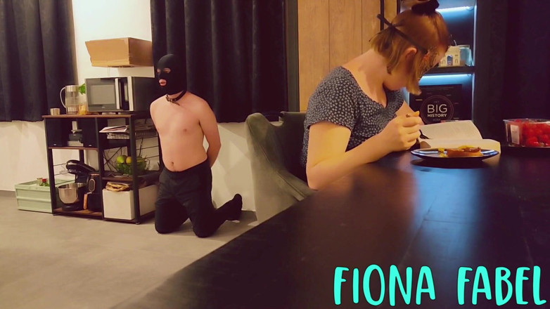 FionaFabel: 피오나의 가정 노예 여신