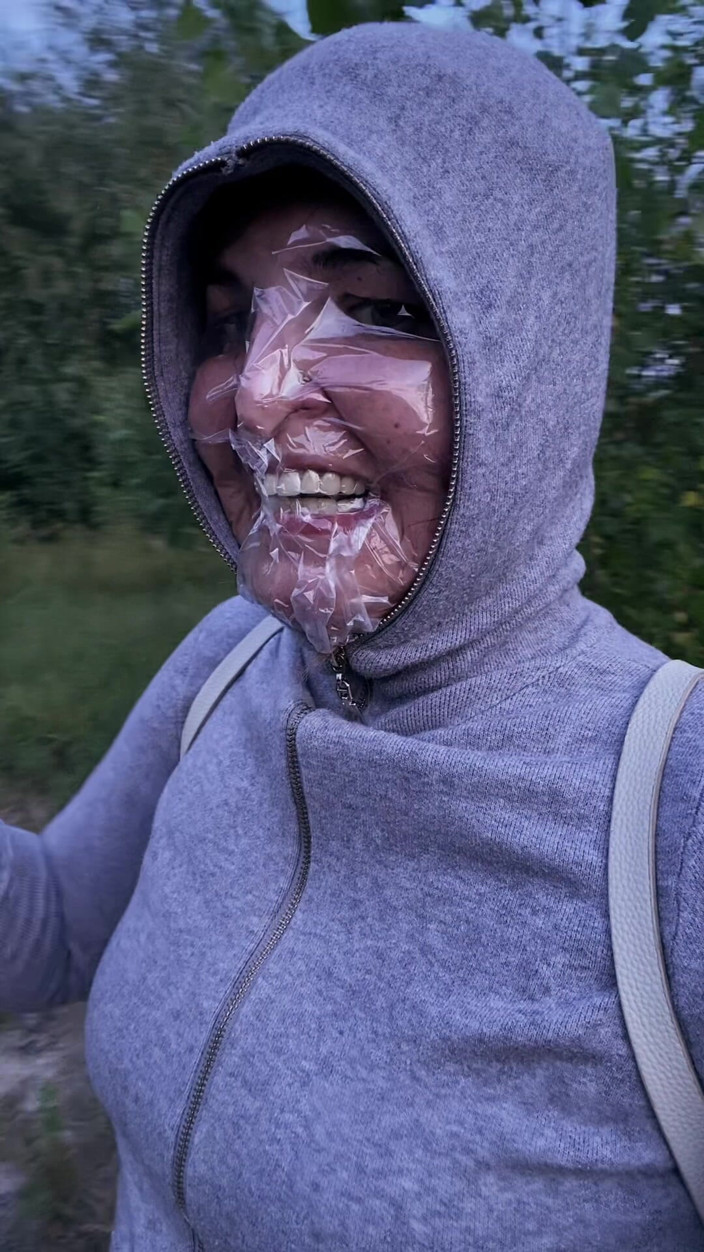 Elena917: Buitenshuis plastic zak - rennen in de ochtend