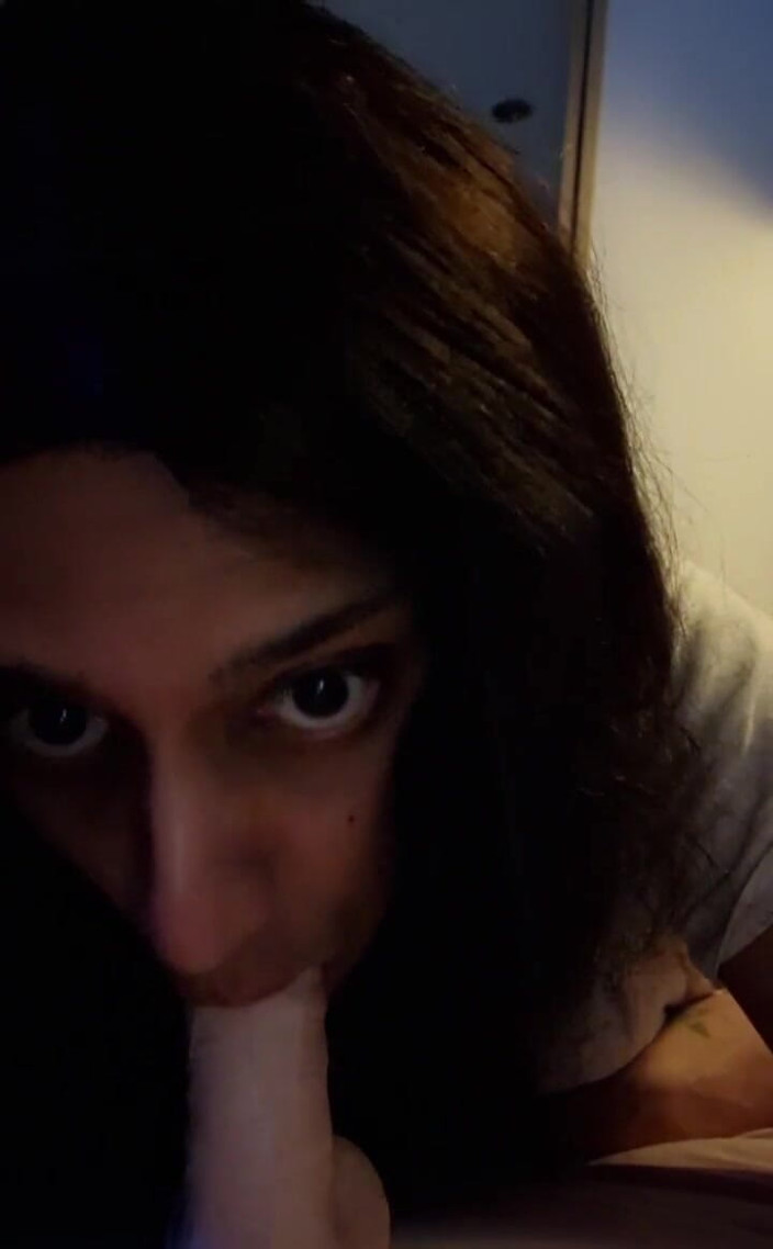 Sedusa: Sucking on 6 Dildo