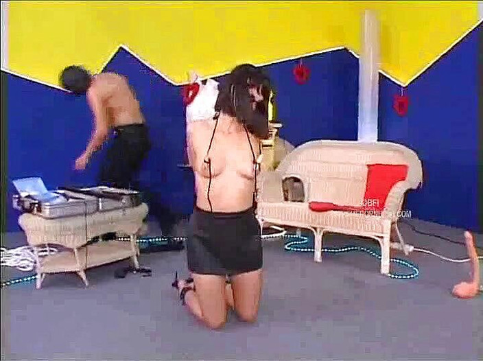 Fetish Tv: Затиснутий до кульмінації 2 сцени в 1