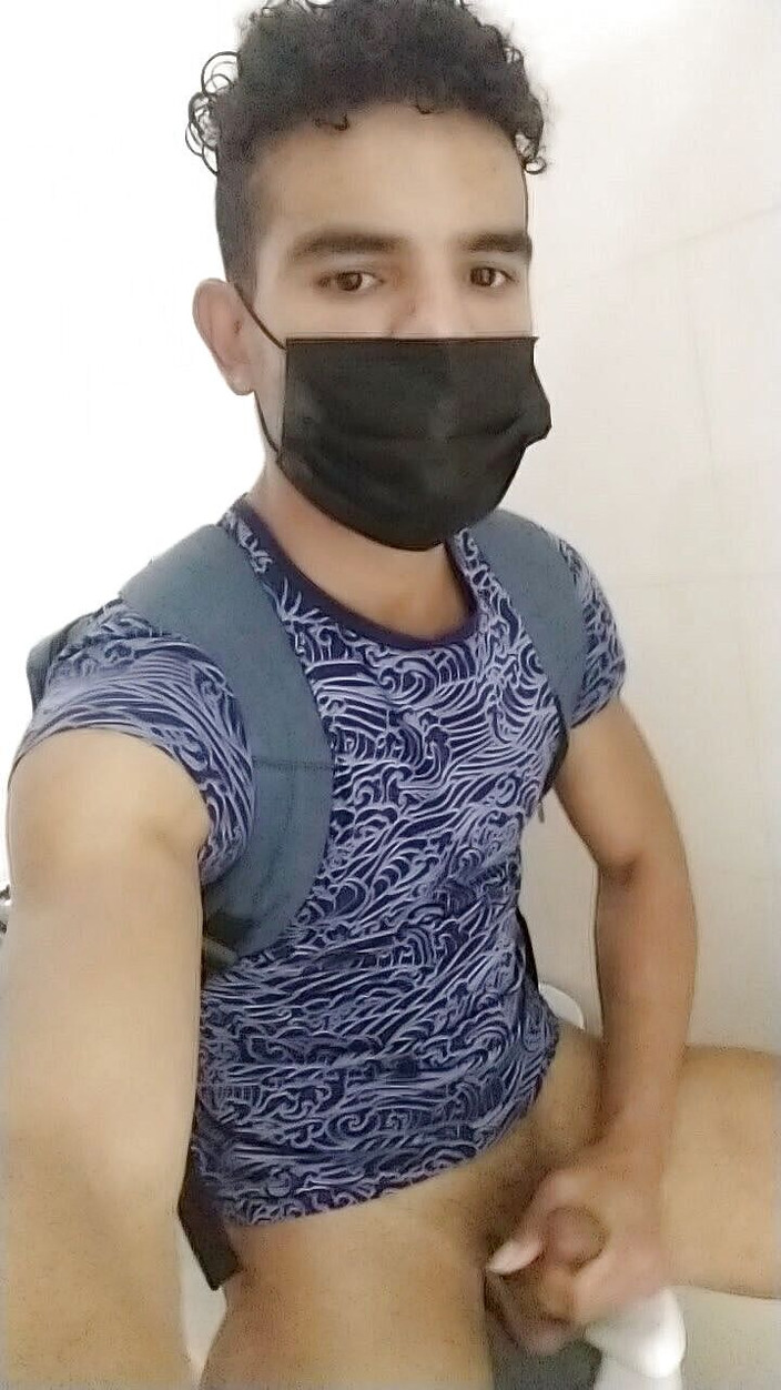 trebol_Jess: Latino gay muda di bilik air