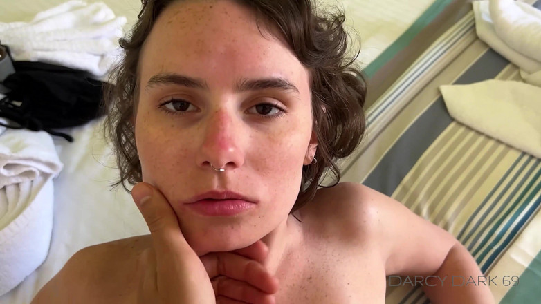 Darcy Dark: Hôtel où vous pouvez toujours baiser