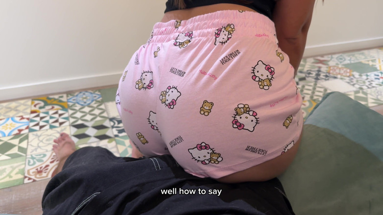 Sugary Kitty: Une demi-sœur enlève son préservatif et reçoit un creampie dans...