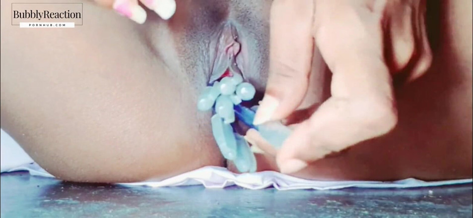 Hashini Hirunika: 18+ Menina Sinhala voz clara