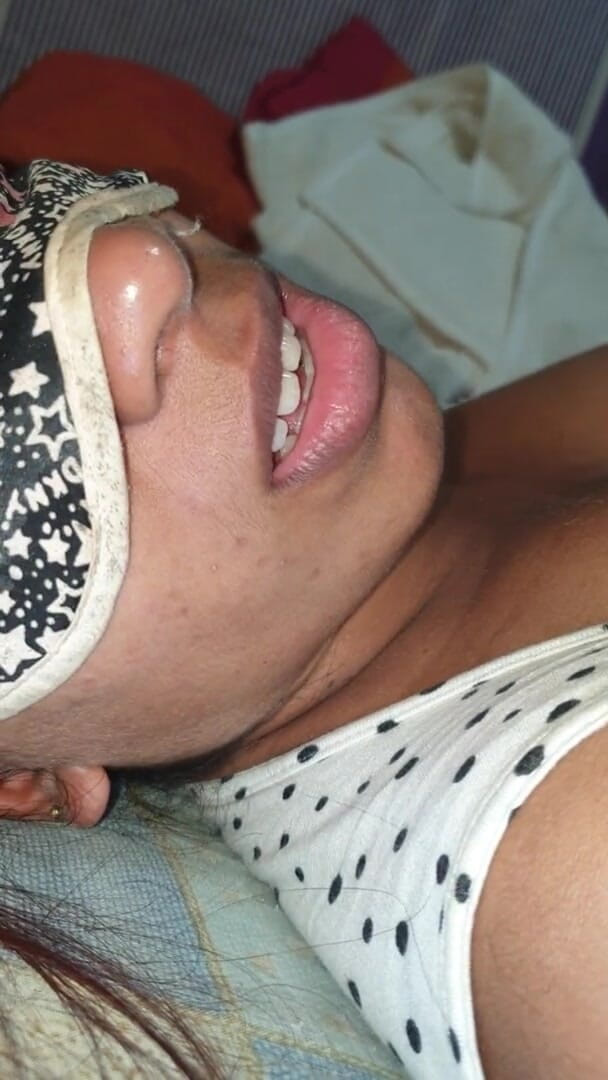 Tiyana: Geile junge srilankische ehefrau schlampe von ihrem ehemann gefickt