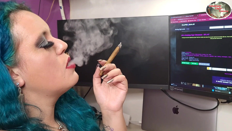 Lilli Cukierek Cox: Fumând un trabuc Habano în timp ce verifică magazinul nostru
