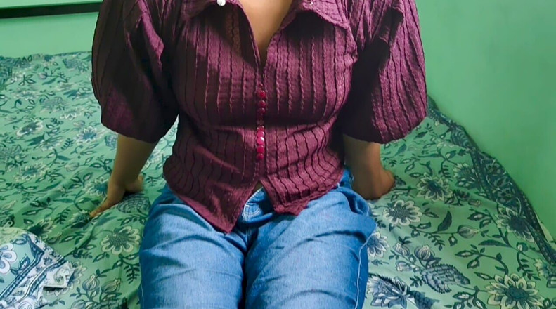 Mili bhabi: Indian Teen Stepsister's Tight Pussy