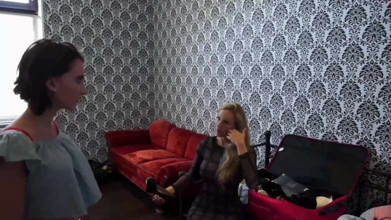 CamAngel: The sleazy car salesman, fucked for discount!