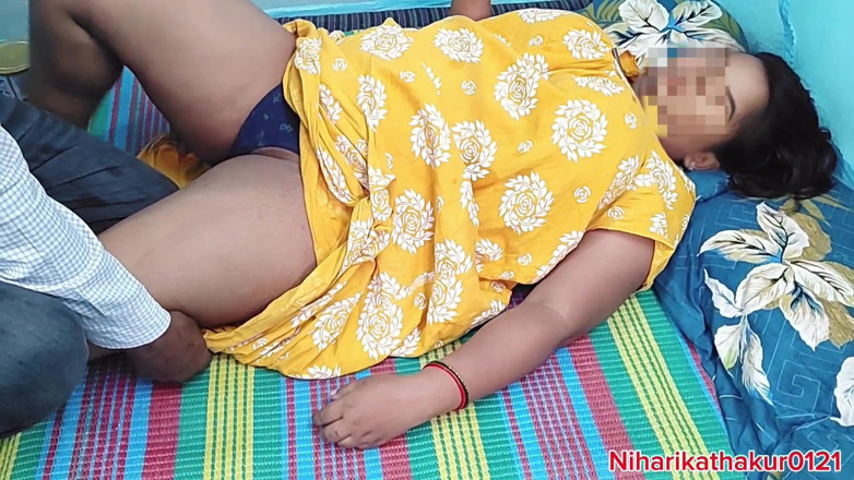 Niharika Thakur: 今日初めて継母とセックスし、彼女のマンコを味わった