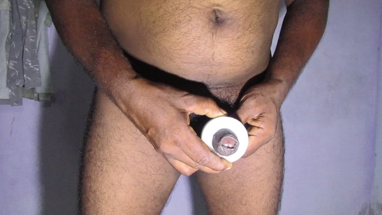 Tamil x cock: Zakar panas Tamil matang bermain zakar selepas dilepaskan air mani