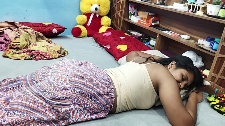 Vaigavarun45: Mallu heet stel slaapkamer neukpartij in shimmy en rok, Mallu...