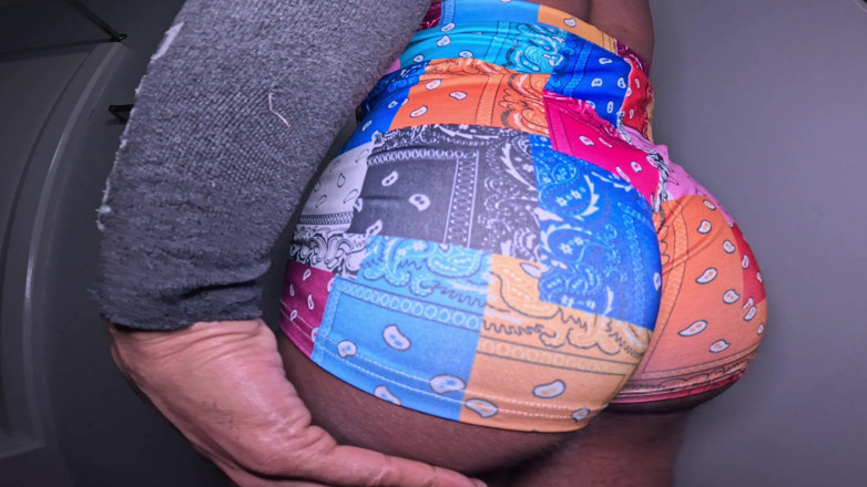 Bubble_butt_babe: Knackarsch-twink mit süßem arsch