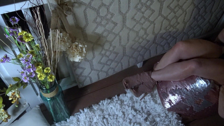 PSFILM: Des bombasses lesbiennes amateur se font baiser et chevauchent un...