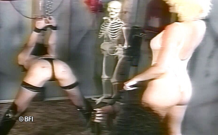 House of lords and mistresses in the spanking zone: Kontrolované