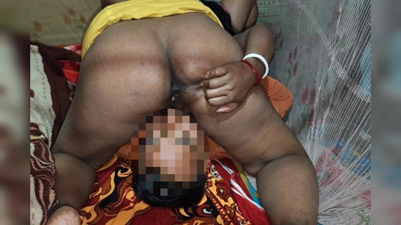 Darling sema: Cette bhabhi indienne sexy adore se faire lécher la chatte,...
