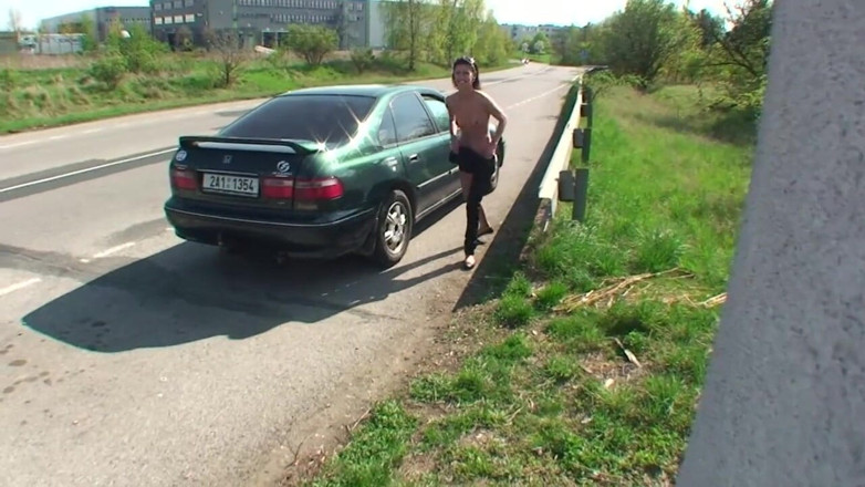 Out Sexxx: Минет на улице для грязной шлюшки в любительском видео
