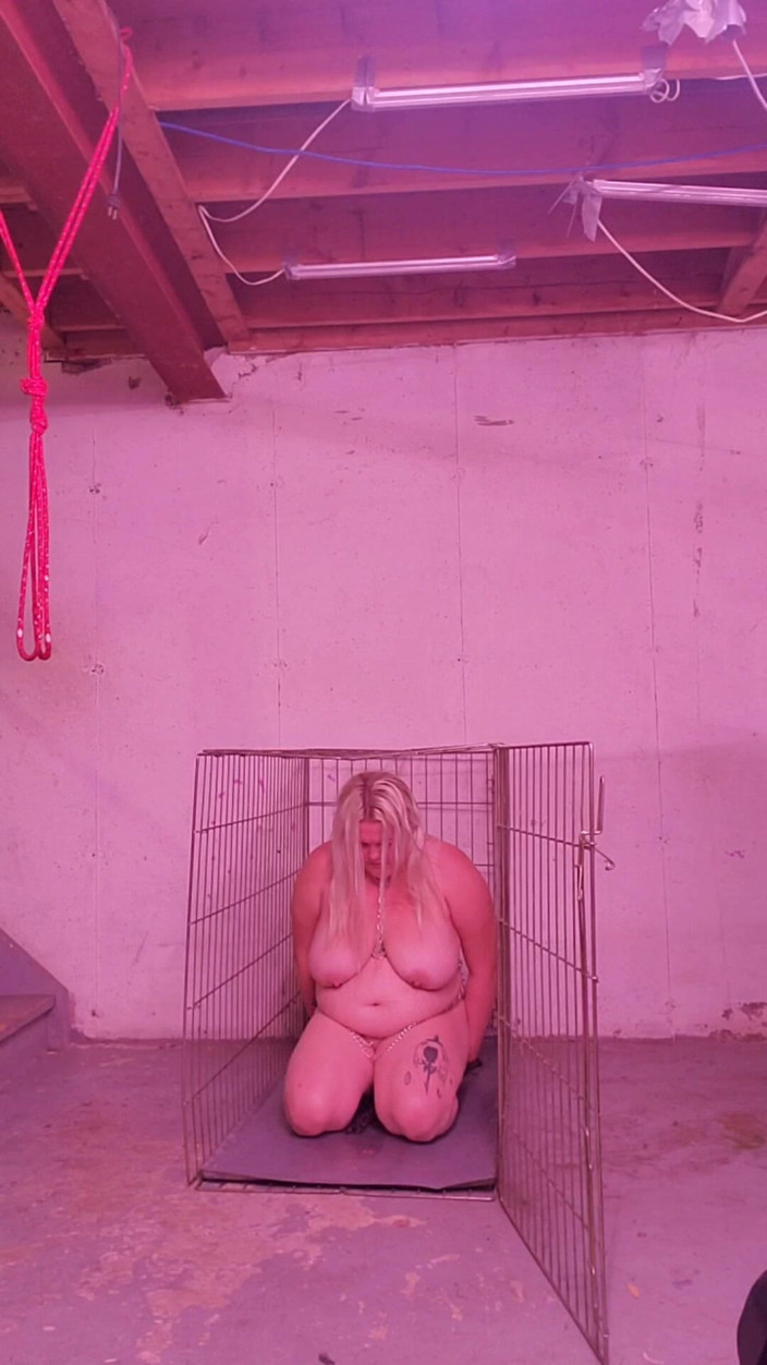 Missi Rae: BBW Slave Punished