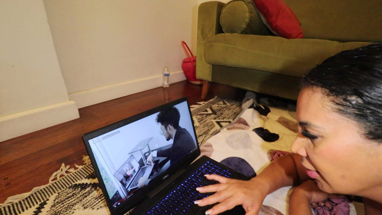 Calientehubxxx: Computerliefde Gali
