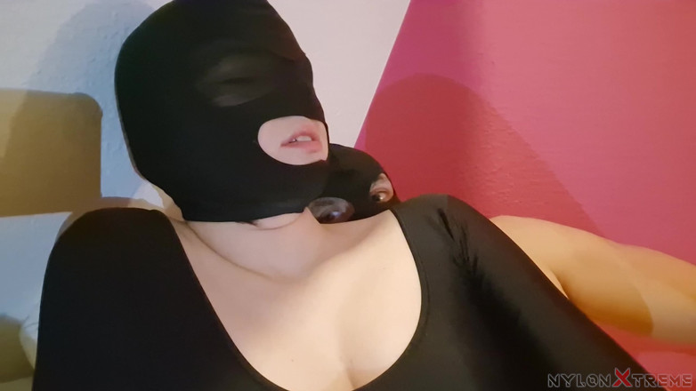 Nylon Xtreme: Відео від першої особи, Олена Кларк, помаранчевий трах у колготках