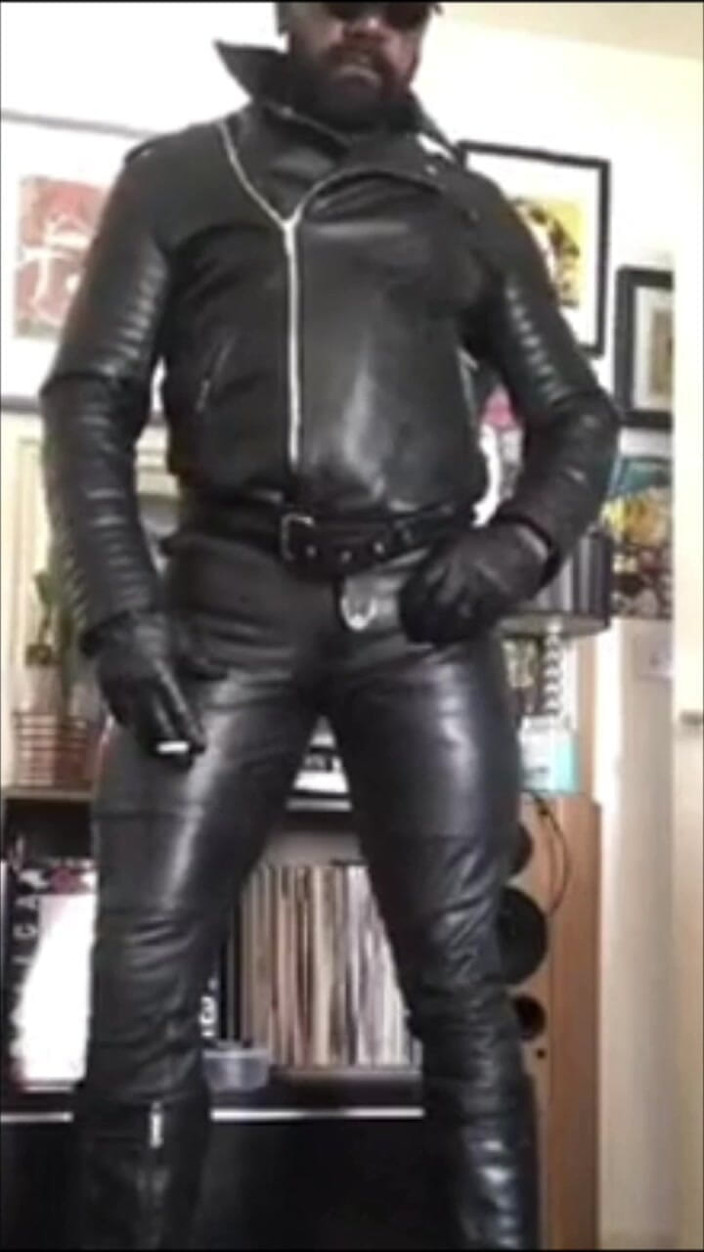 Black butt muscle: Papa en cuir noir sexy, scènes de fétiche torrides