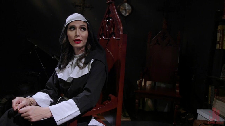 Kink TS: Die freche nonne: Korra del rio bestraft schamsame Sünderin dj