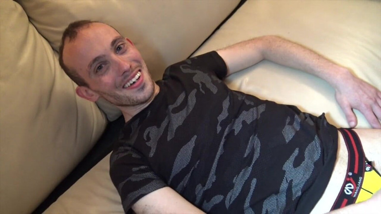 Gaybareback: Tonio se fait baiser sans capote par la star du...