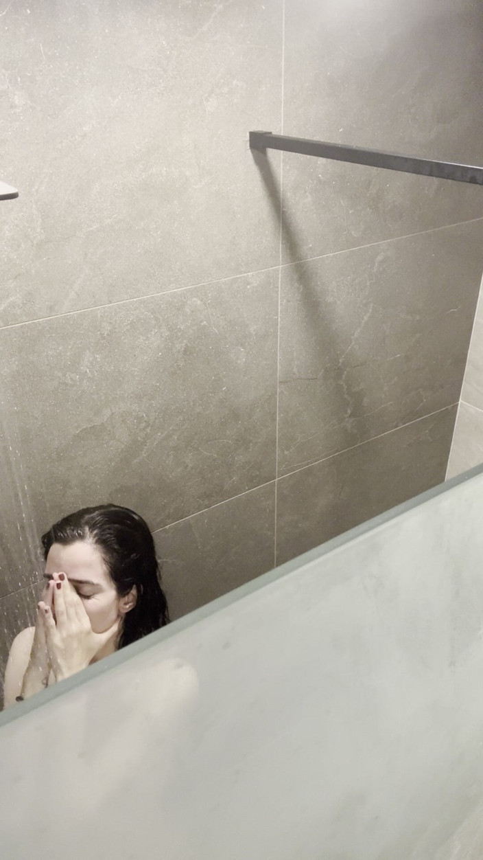 silicone_brunette: Kamera in meinem badezimmer